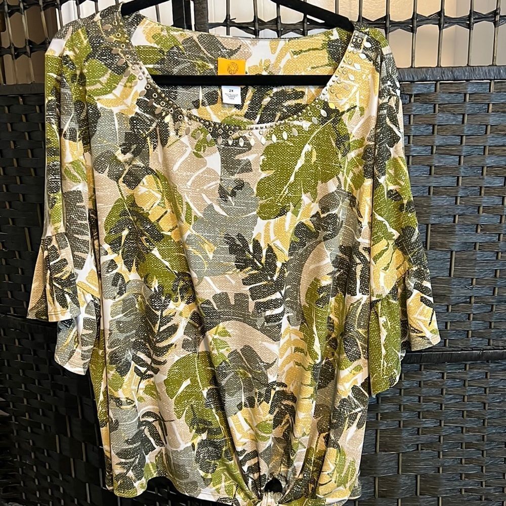 Plus Size Ruby Rd Woman Palm Blouse Size 2X